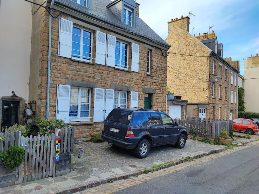 Maison Du Cap Lihou, Duplex Au 1Er Et 2Eme Etage Mansarde, Quartier Historique, Granville Luaran gambar